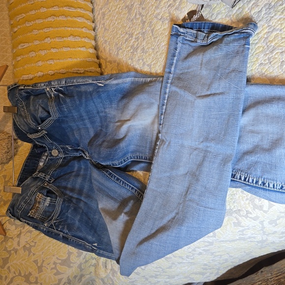 Amethyst Jean's - Picture 1 of 8